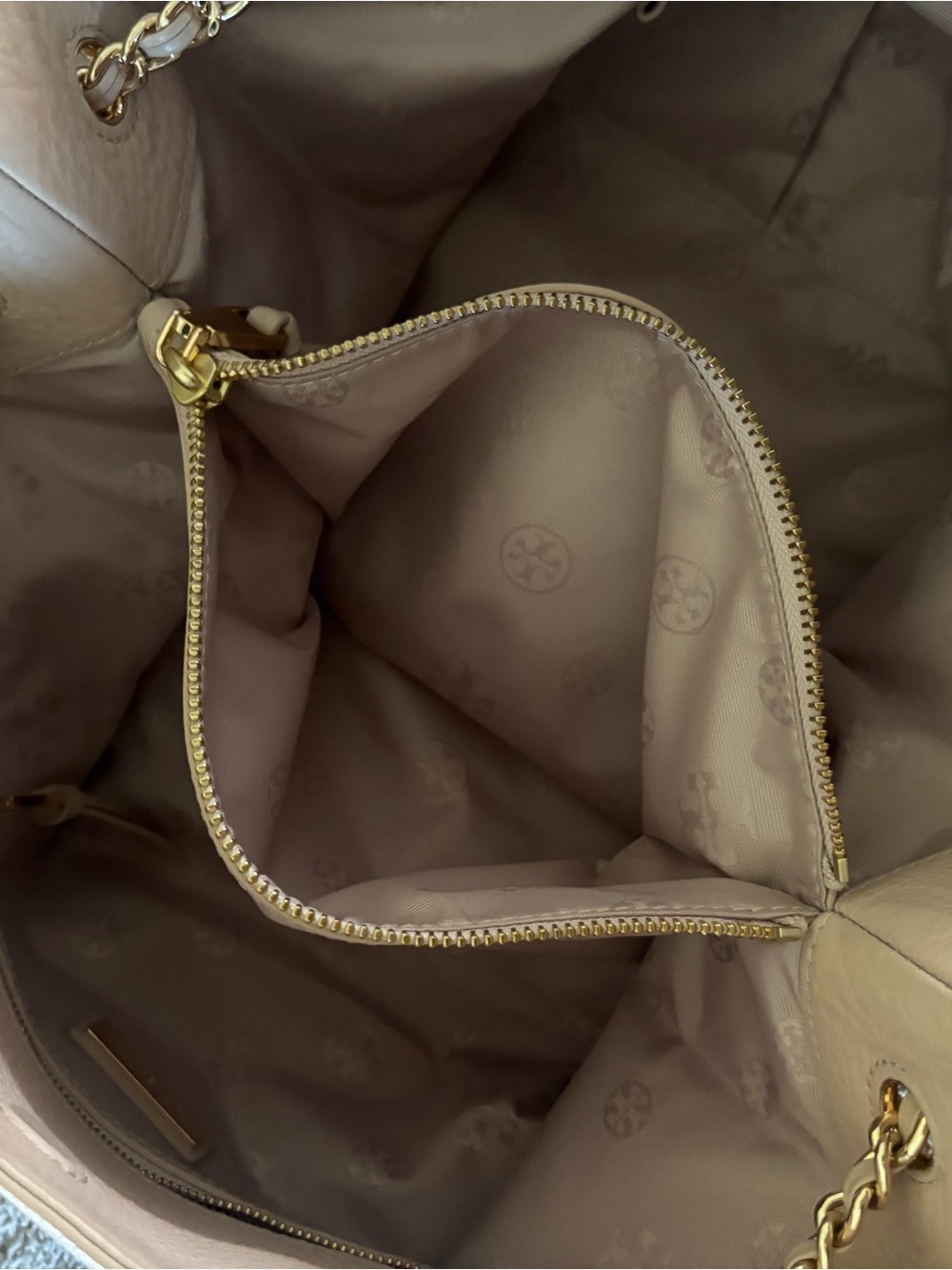 Tory Burch Pebbled Leather Shoulder Tote in Light Pink/Beige - Picture 4 of 5
